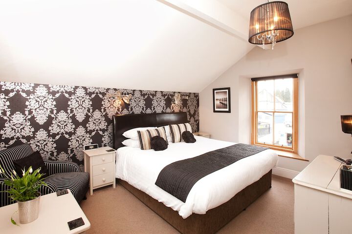 Room 5 of 61