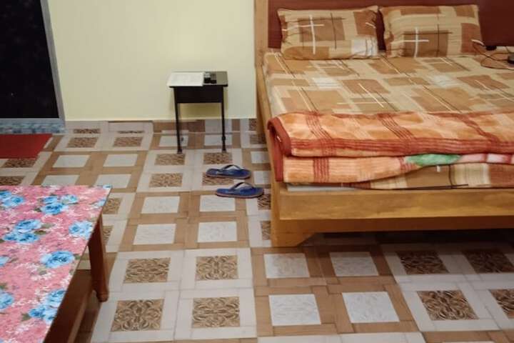 Room 4 of 15