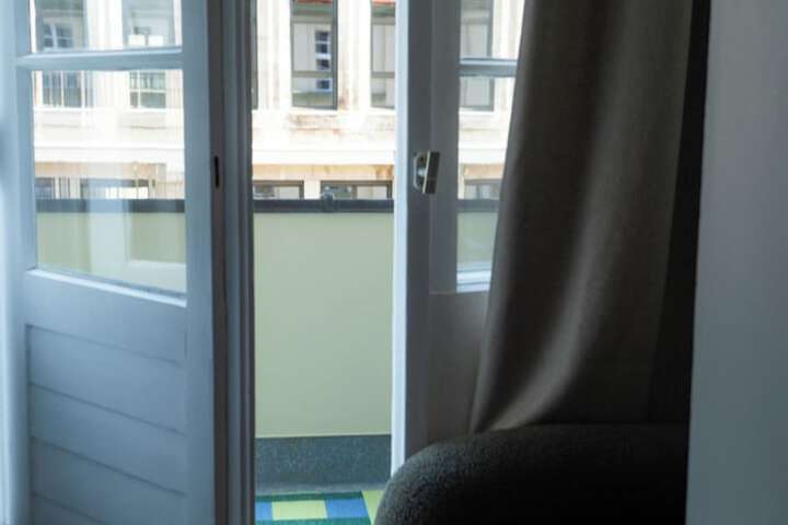 Room 53 of 147