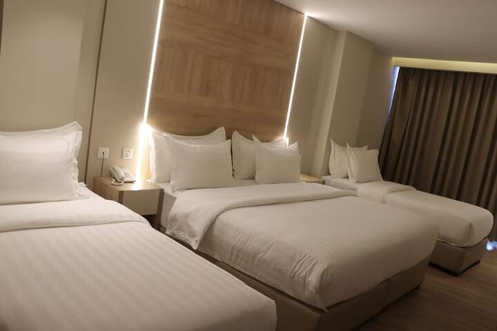Room 13 of 37