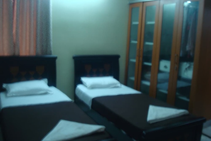 Room 6 of 18