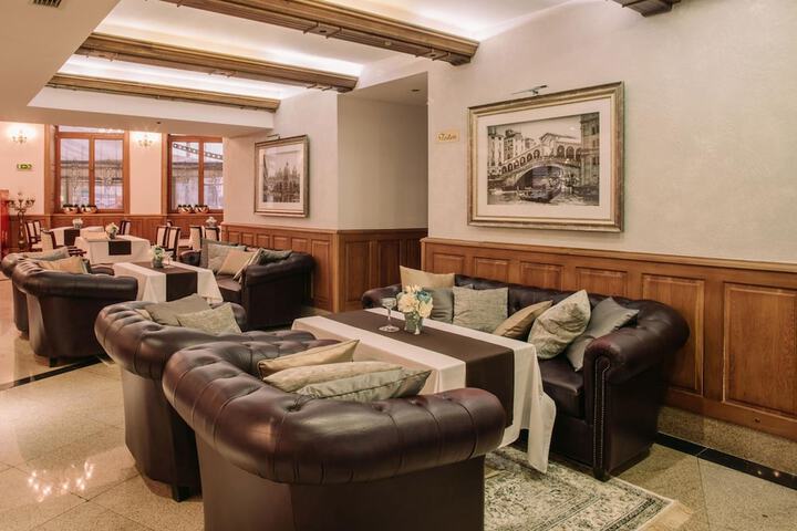 Hotel Interior 4 of 60
