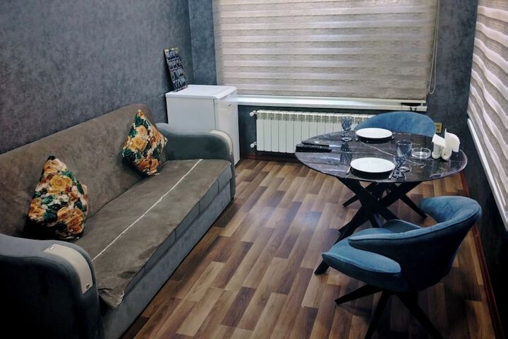 Room 3 of 9