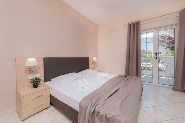 Room 5 of 20