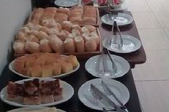 Dining 5 of 12