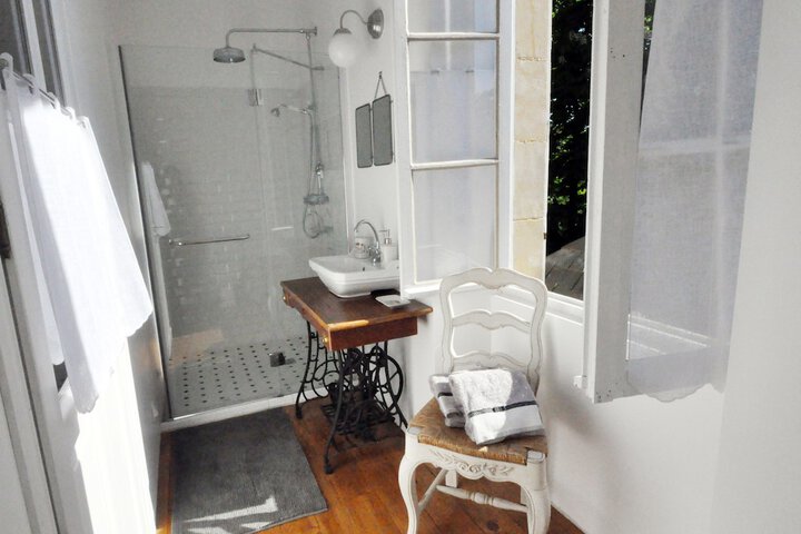 Room 15 of 19