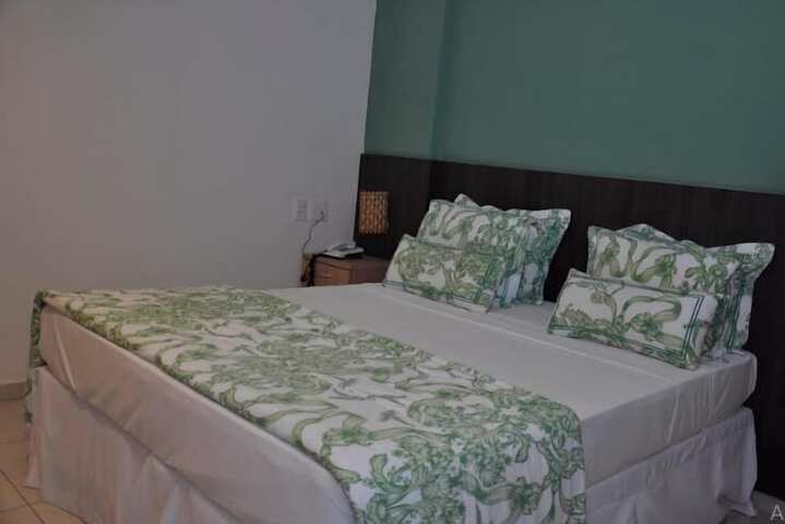Room 4 of 32