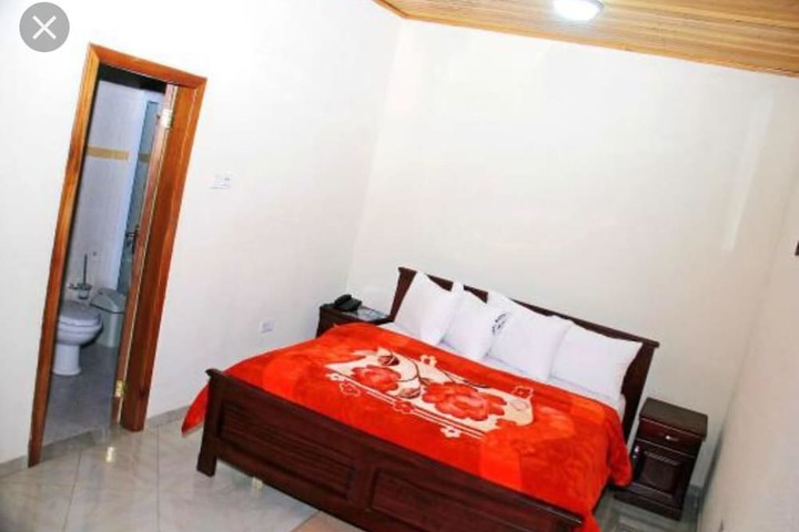 Room 6 of 26