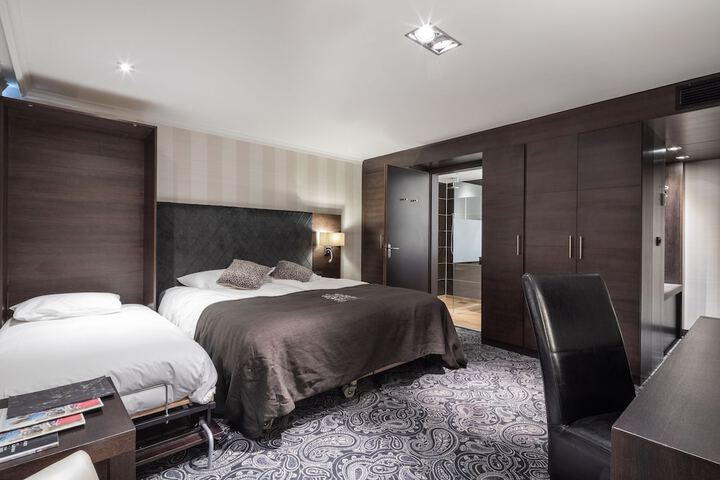 Room 9 of 23