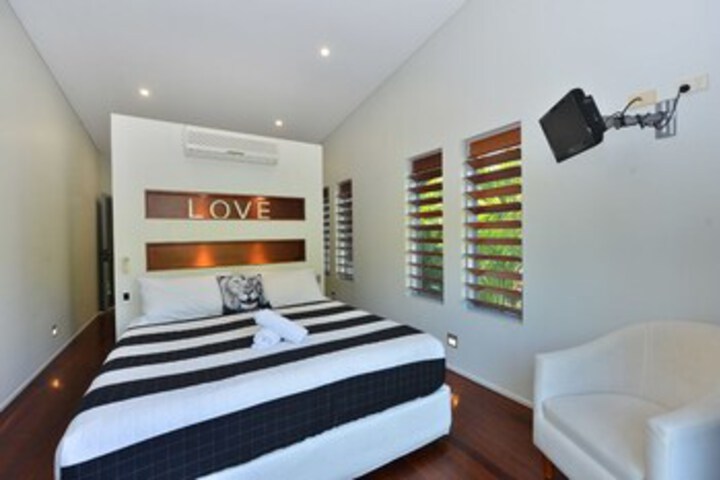 Room 13 of 43