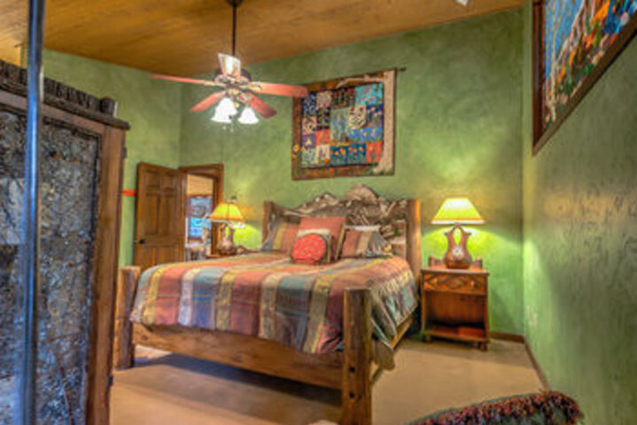 Room 25 of 113