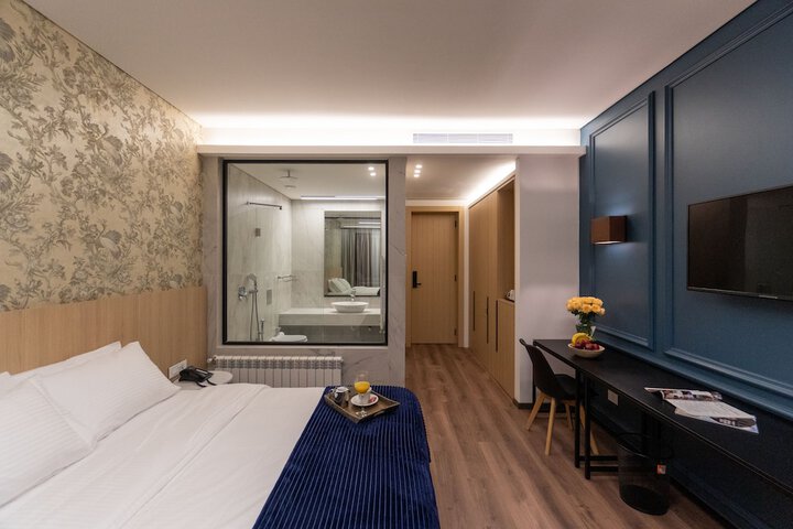 Room 16 of 49