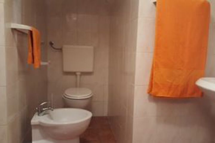 Room 3 of 21