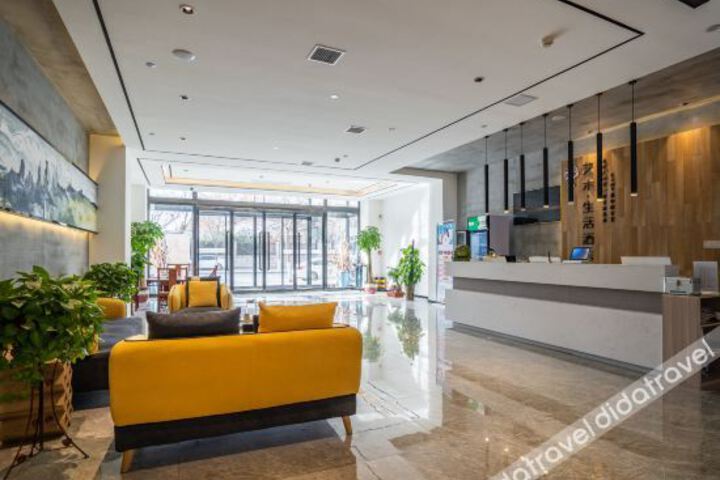 Hotel Interior 11 of 18