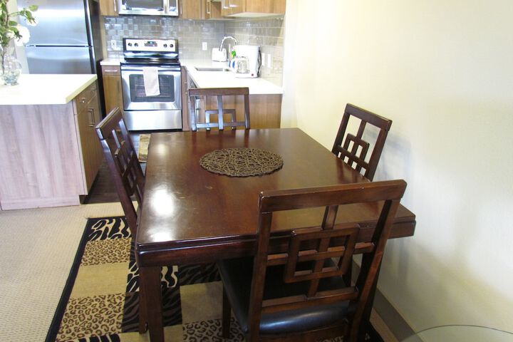 Room 4 of 33
