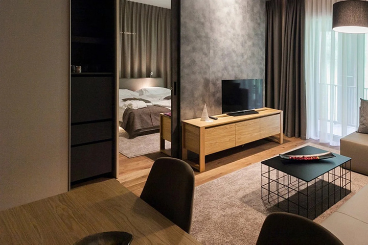 Room 5 of 50