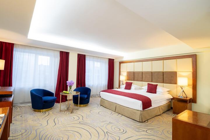 Room 54 of 325