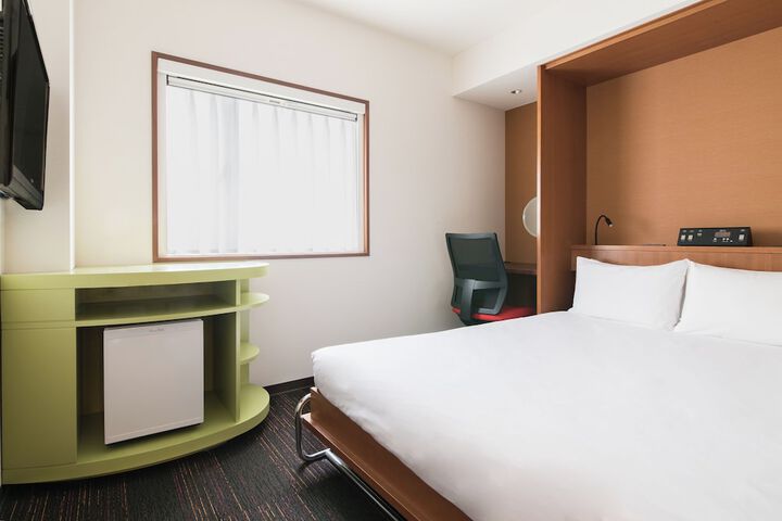 Room 14 of 63