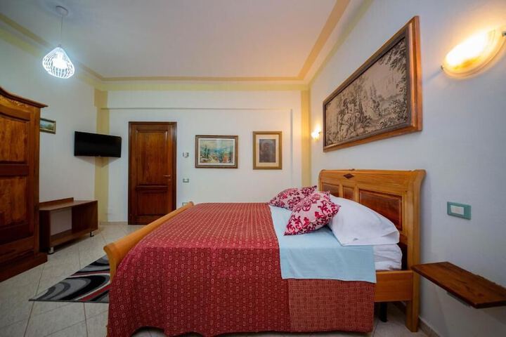 Room 5 of 60