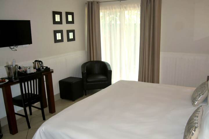 Room 30 of 64