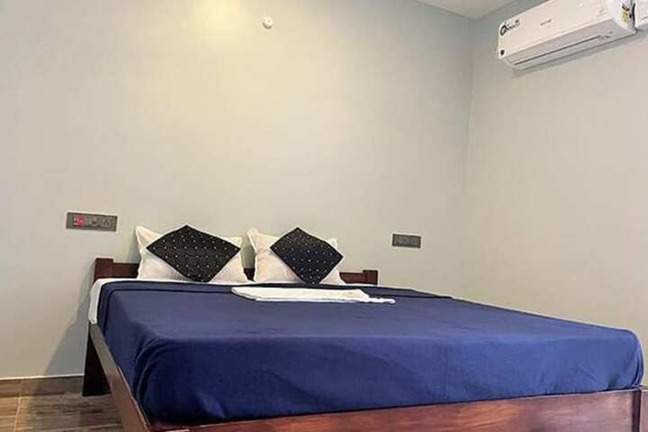 Room 2 of 18