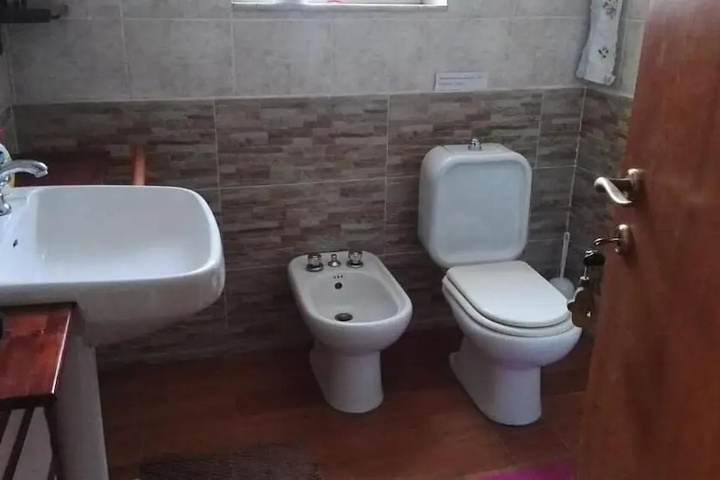 Room 8 of 16