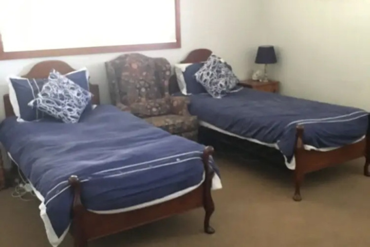 Room 4 of 15