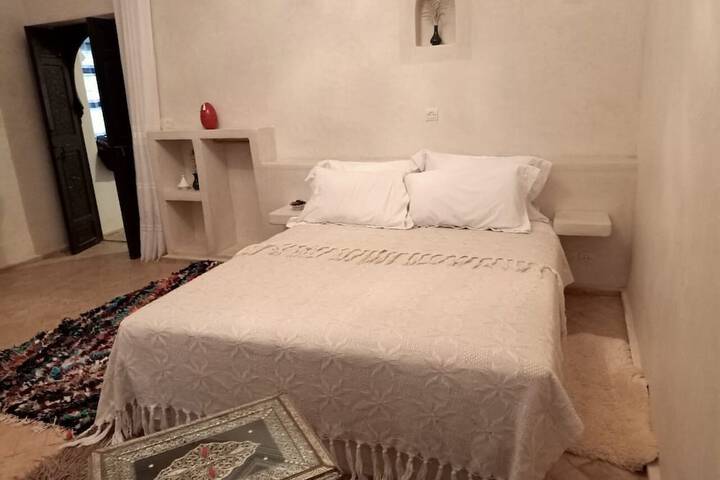 Room 6 of 14