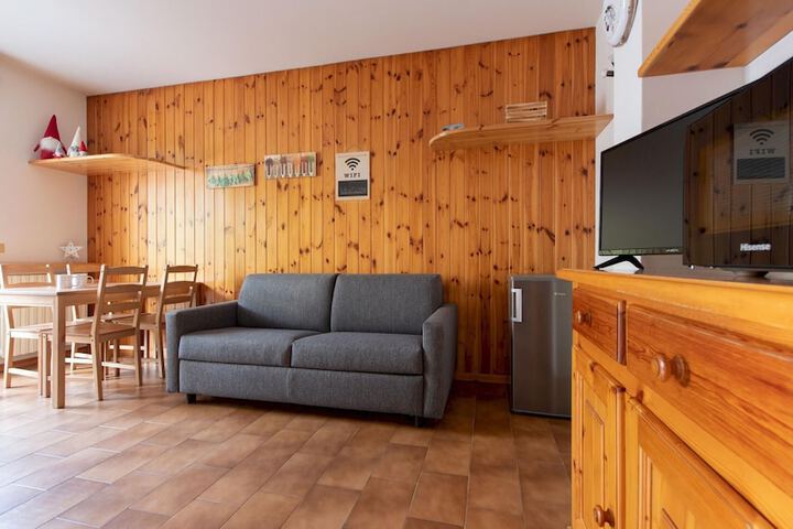 Room 10 of 46