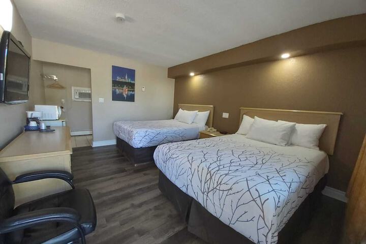 Room 9 of 32