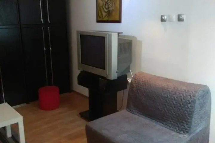 Room 12 of 20