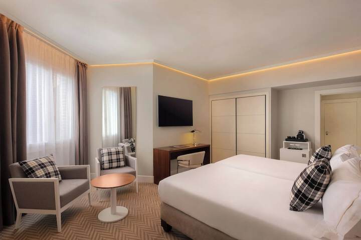 Room 31 of 82