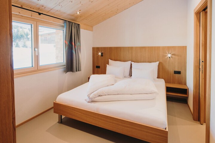 Room 35 of 117
