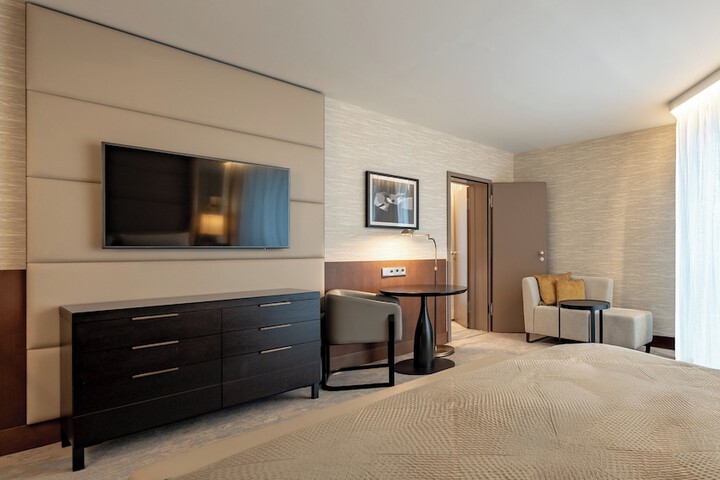 Room 255 of 457