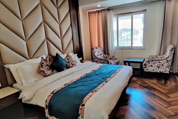 Room 10 of 30