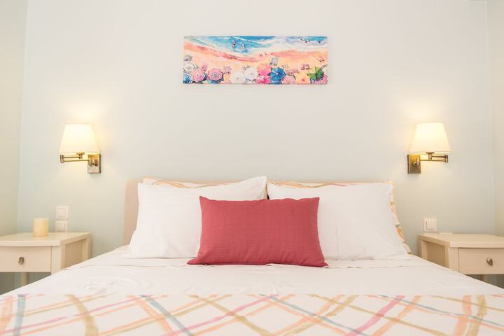 Room 5 of 104