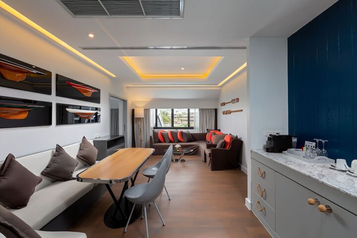 Room 15 of 50