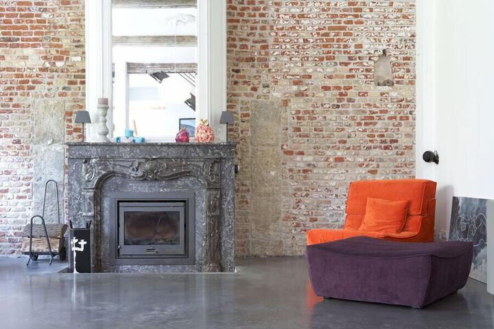 Lounge 11 of 14
