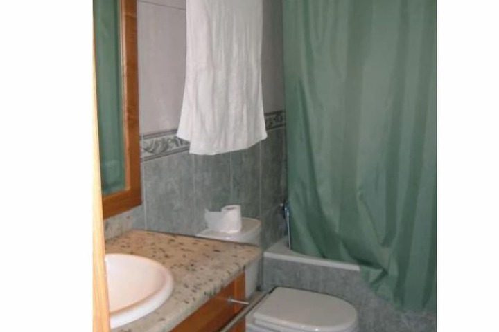Room 4 of 11