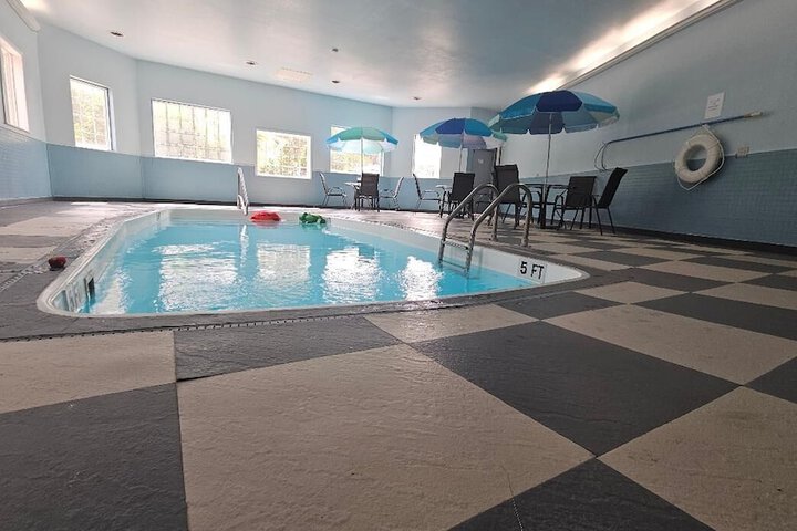 Pool 77 of 105
