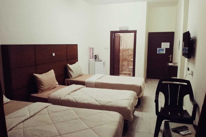 Room 5 of 12