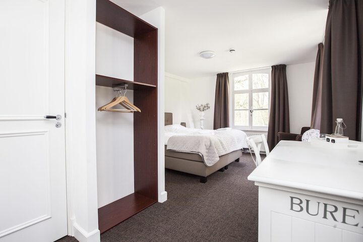 Room 25 of 64