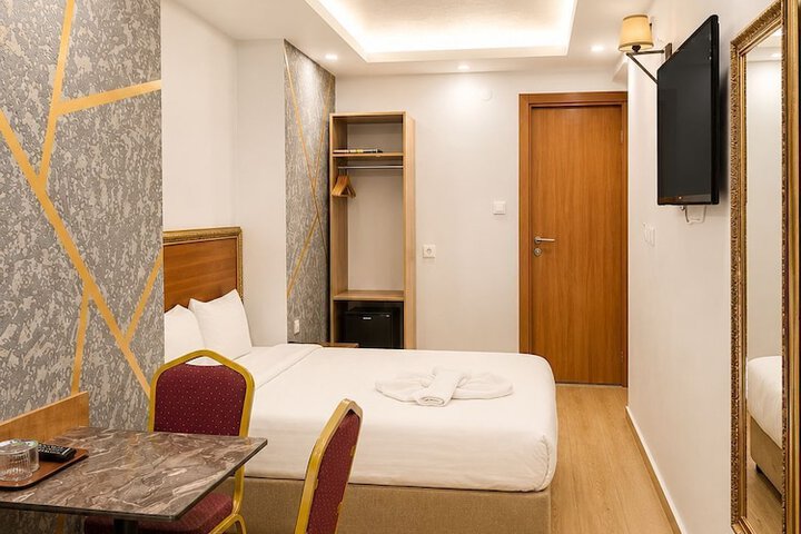 Room 19 of 64