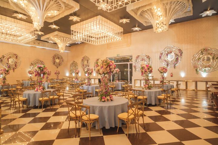 Ballroom/Hall 71 of 78