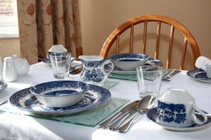 Dining 5 of 8
