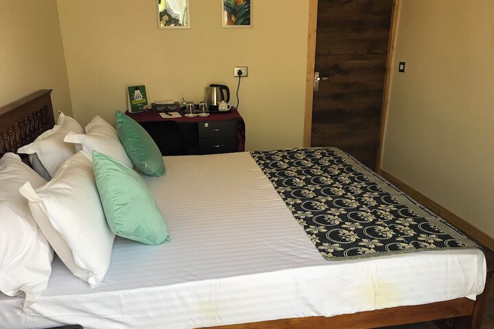 Room 17 of 195