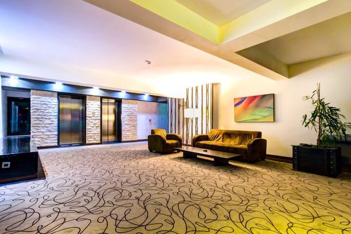 Ballroom/Hall 131 of 144