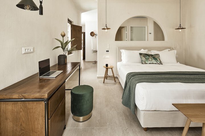 Room 27 of 174