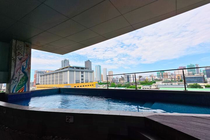 Pool 20 of 28