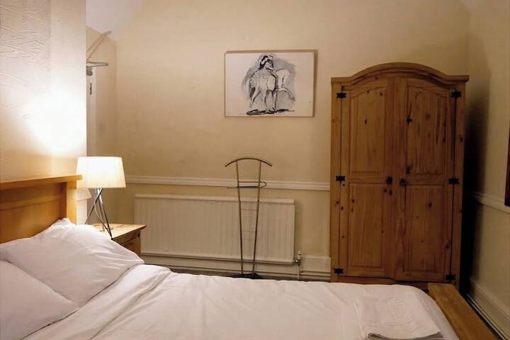 Room 3 of 22